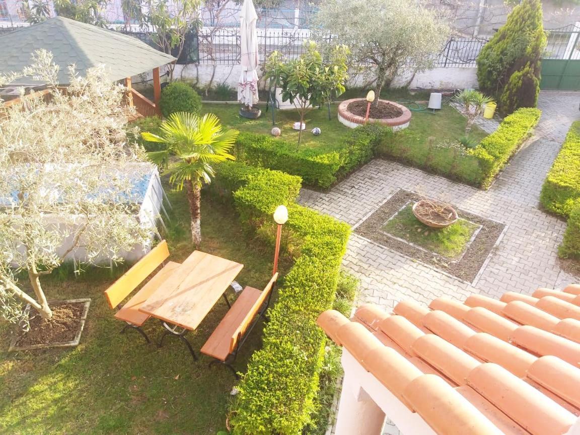 Vila M Vera Durrës Exterior foto